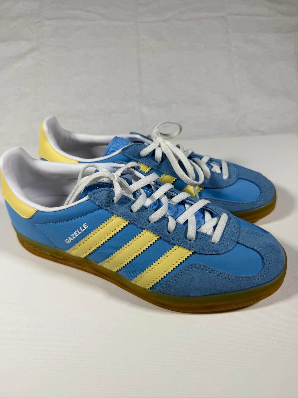 adidas Gazelle Blue & Yellow Low-Top Sneakers size 8